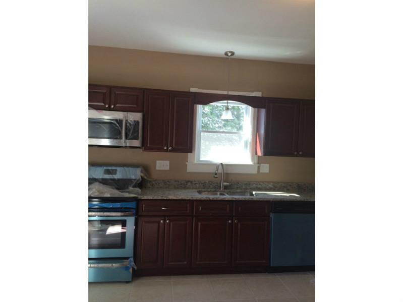 109 Monroe Street Woonsocket, RI 02895 - Photo 2 of 10 Kitchen. New Granite Kitchen.