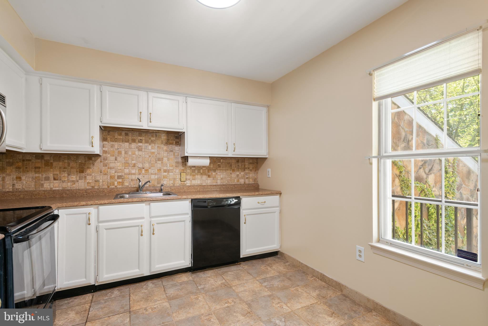 192 Valley Stream Lane, Unit 192 Chesterbrook, PA 19087 - Photo 4 of 17