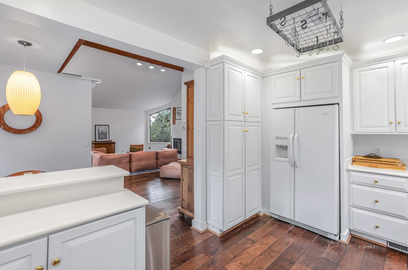 55100 Pine Crest Avenue Idyllwild, CA 92549 - Photo 17 of 50 a room with a bed and furniture