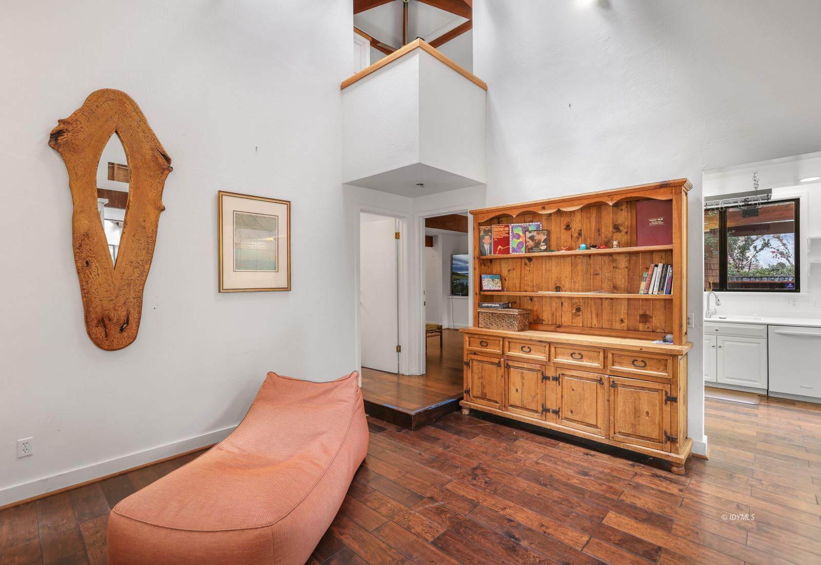 55100 Pine Crest Avenue Idyllwild, CA 92549 - Photo 6 of 50 a room with cabinets and wooden floor