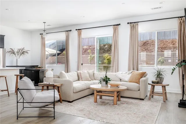 $1,155,000 | 1422 Black Oak Drive, Santa Maria, CA 93455