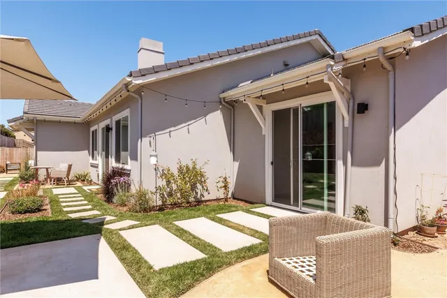 $1,155,000 | 1422 Black Oak Drive, Santa Maria, CA 93455
