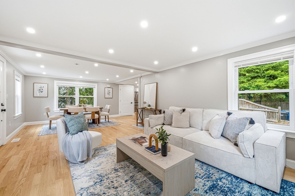 63 Russell Road Wellesley, MA 02482 - Photo 6 of 42