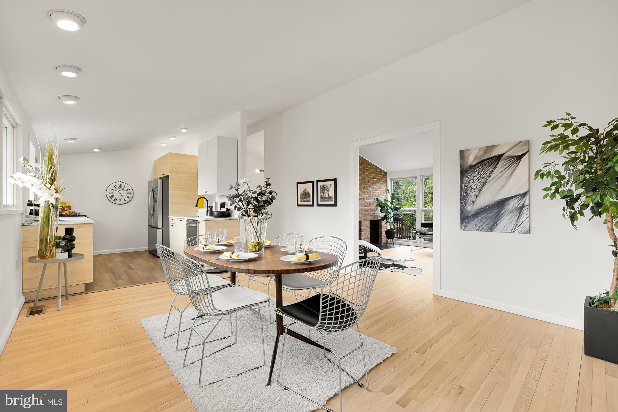 11500 Regnid Drive Silver Spring, MD 20902 - Photo 18 of 50 a dining room with furniture and wooden floor
