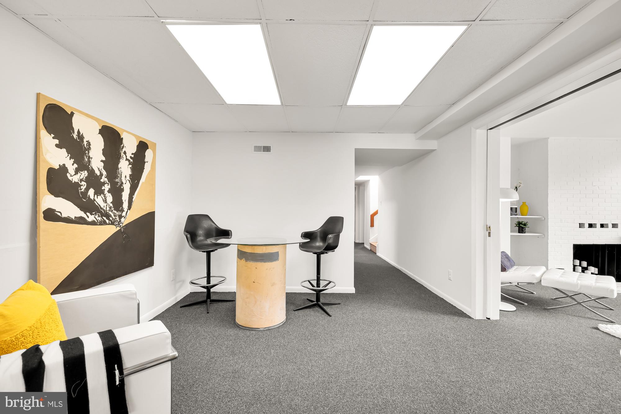 11500 Regnid Drive Silver Spring, MD 20902 - Photo 40 of 50 a living room with furniture