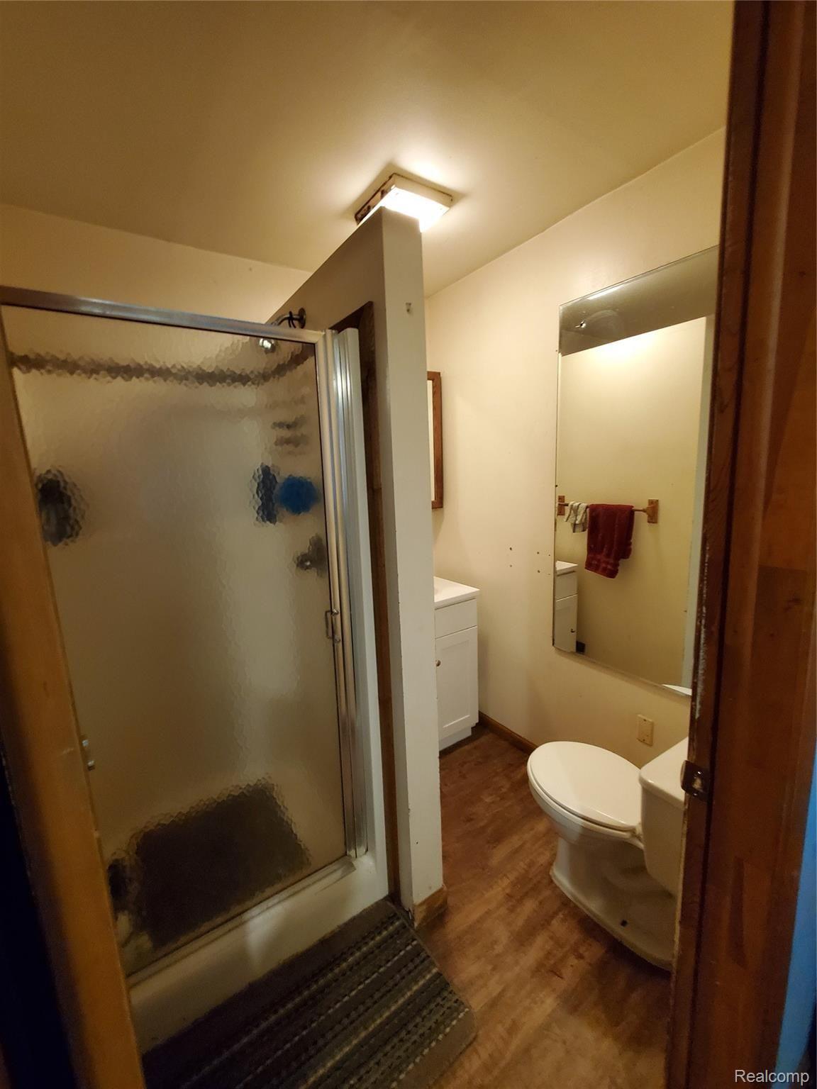 5570 Caine Road Vassar, MI 48768 - Photo 14 of 29 Master bedroom En_suite - 5570 Caine Rd, Vassar, MI.jpg