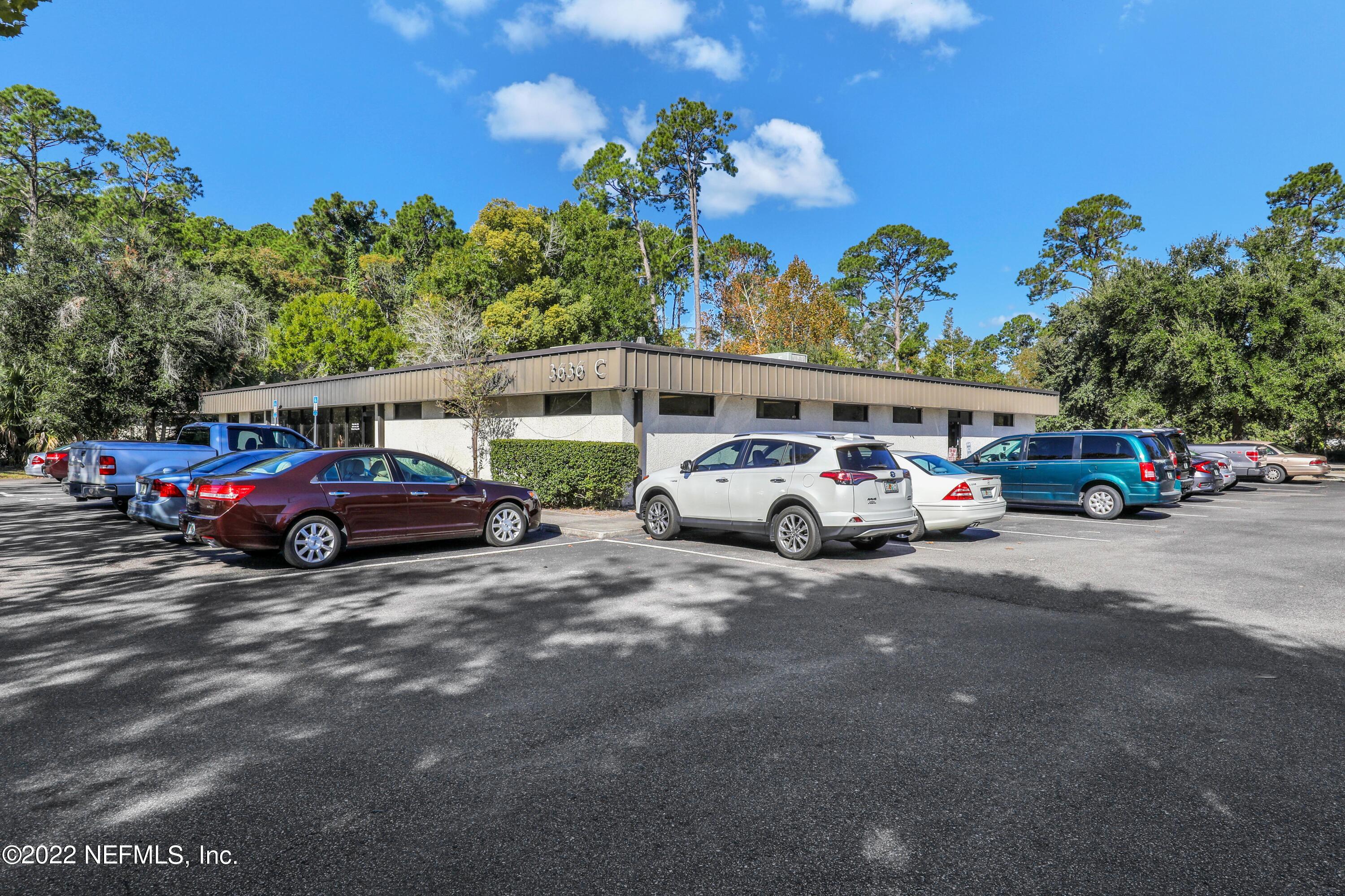 5819 Booth Road Jacksonville, FL 32207 - Photo 25 of 35 Right side