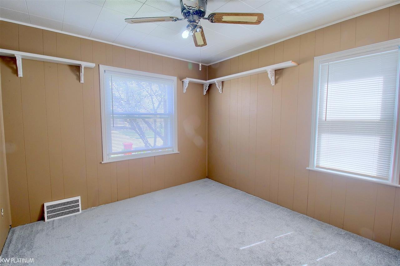 21781 Rausch Avenue Eastpointe, MI 48021 - Photo 13 of 25 50023164-12.JPG