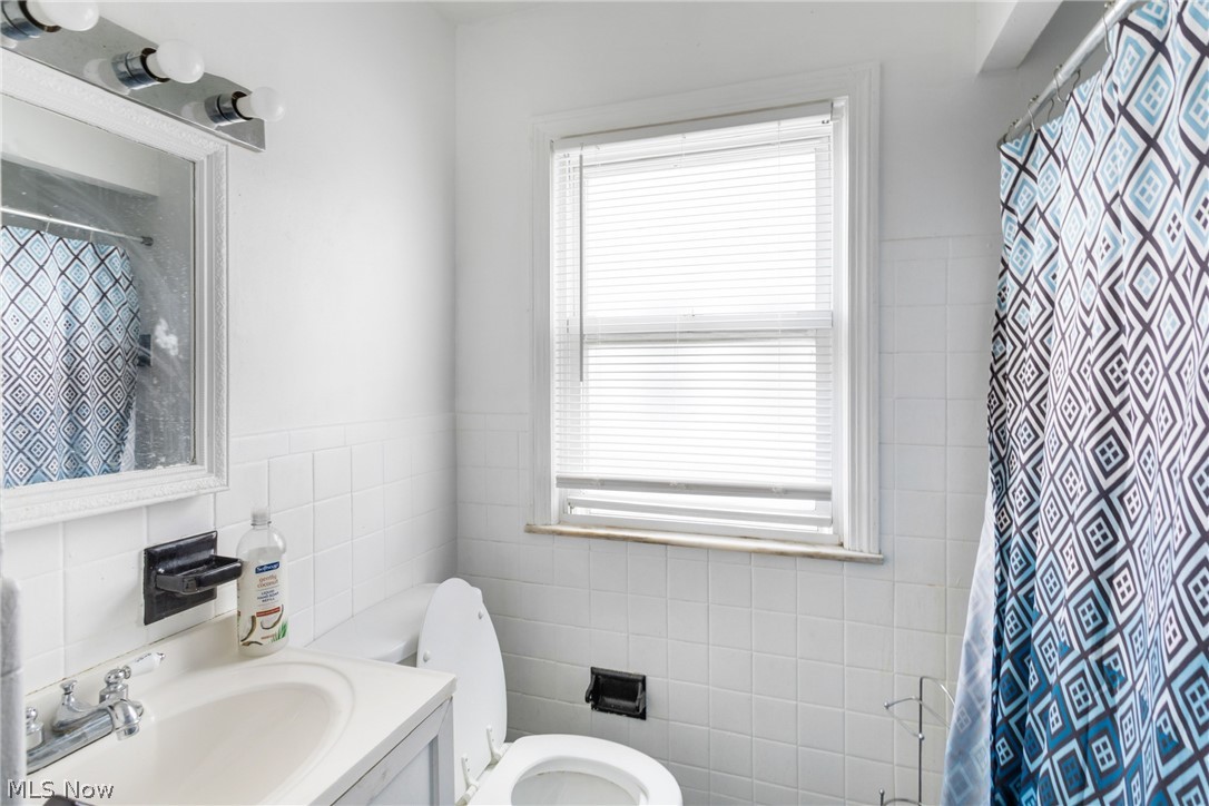 4105 Verona Road Cleveland, OH 44121 - Photo 10 of 15 Gallery Image 10