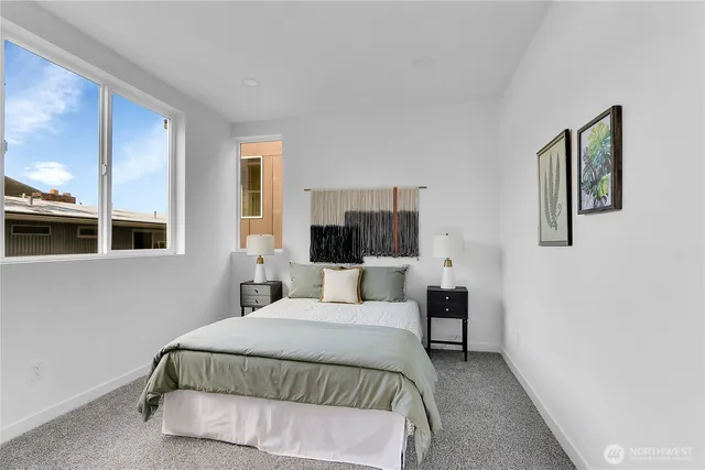 $1,048,000 | 631 West Emerson Street, Seattle, WA 98119