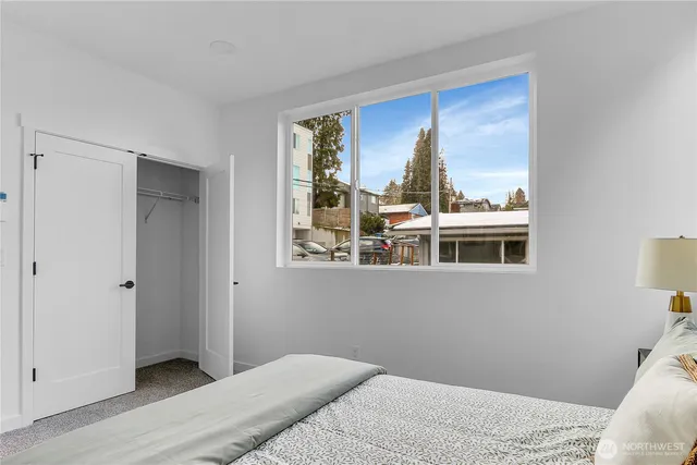 $1,048,000 | 631 West Emerson Street, Seattle, WA 98119