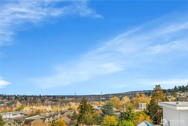 $1,048,000 | 631 West Emerson Street, Seattle, WA 98119