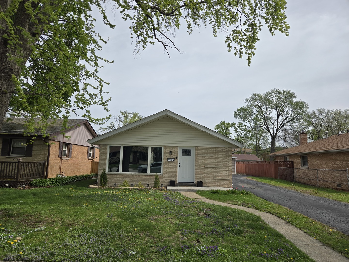 6024 Birmingham Street Chicago Ridge, IL 60415 - Photo 2 of 21 Gallery Image 2