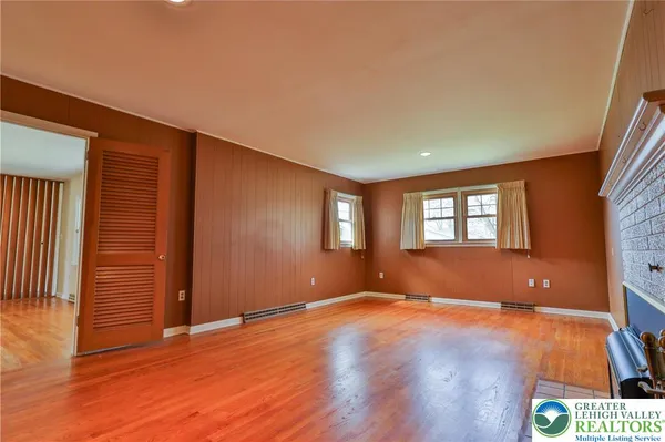 $395,000 | 1004 Donald Drive, Emmaus, PA 18049