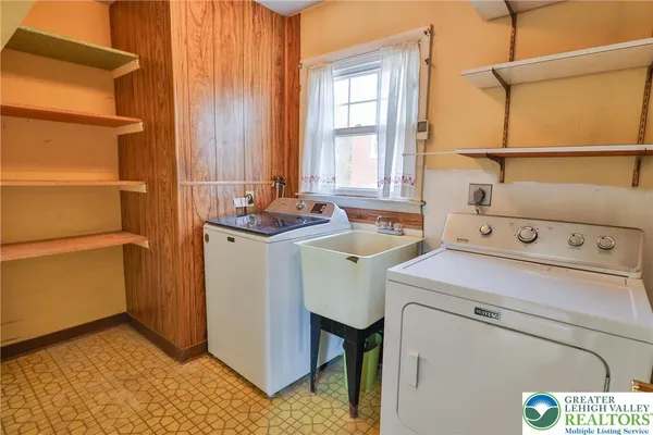 $395,000 | 1004 Donald Drive, Emmaus, PA 18049