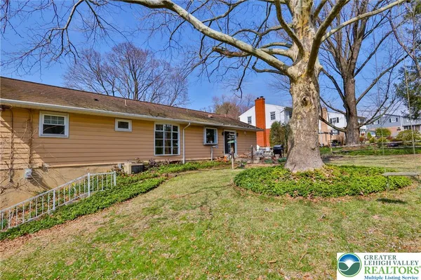 $395,000 | 1004 Donald Drive, Emmaus, PA 18049