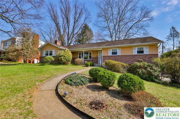 $395,000 | 1004 Donald Drive, Emmaus, PA 18049