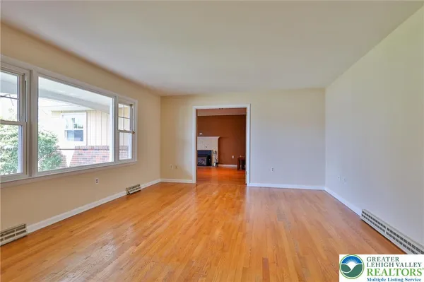 $395,000 | 1004 Donald Drive, Emmaus, PA 18049