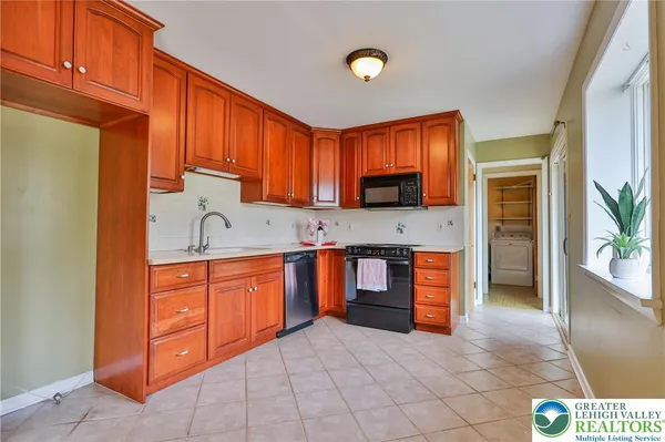 $395,000 | 1004 Donald Drive, Emmaus, PA 18049