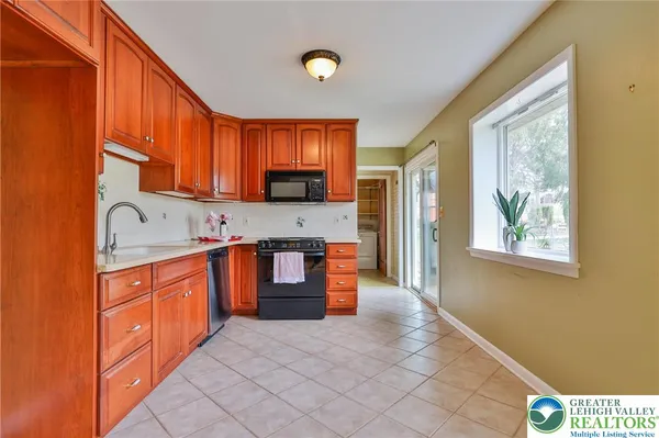 $395,000 | 1004 Donald Drive, Emmaus, PA 18049