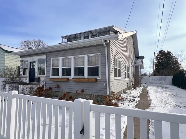 $295,000 | 1221 Oshkosh Avenue, Oshkosh, WI 54902