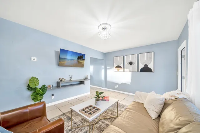 $5,950 | 3331 Lake Avenue, West Palm Beach, FL 33405