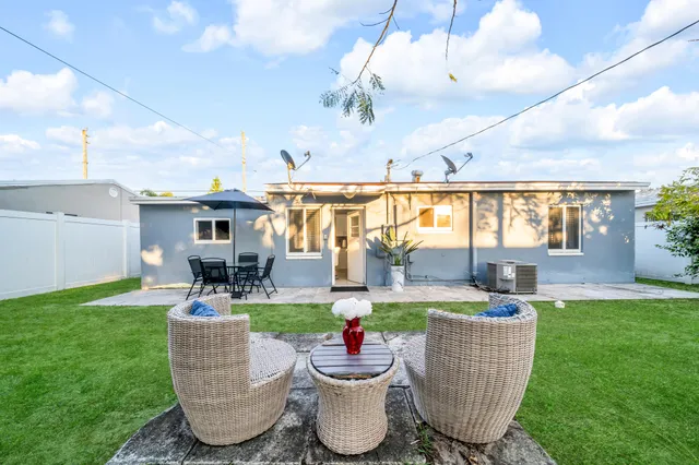 $5,950 | 3331 Lake Avenue, West Palm Beach, FL 33405