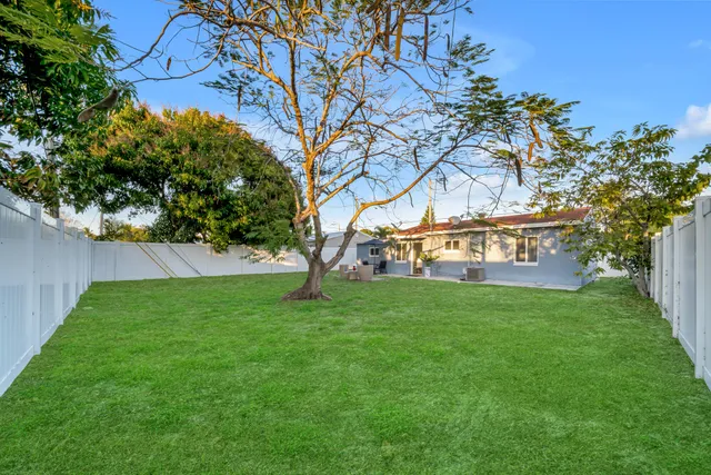 $5,950 | 3331 Lake Avenue, West Palm Beach, FL 33405