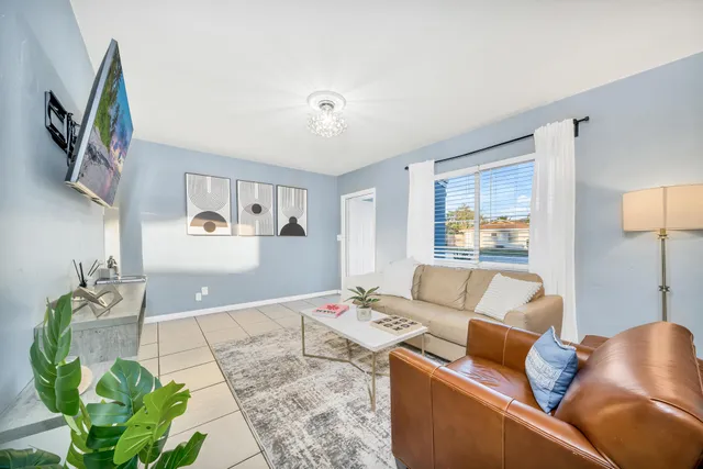 $5,950 | 3331 Lake Avenue, West Palm Beach, FL 33405