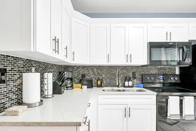 $5,950 | 3331 Lake Avenue, West Palm Beach, FL 33405