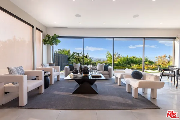 $24,950 | 4338 Gayle Drive, Tarzana, CA 91356