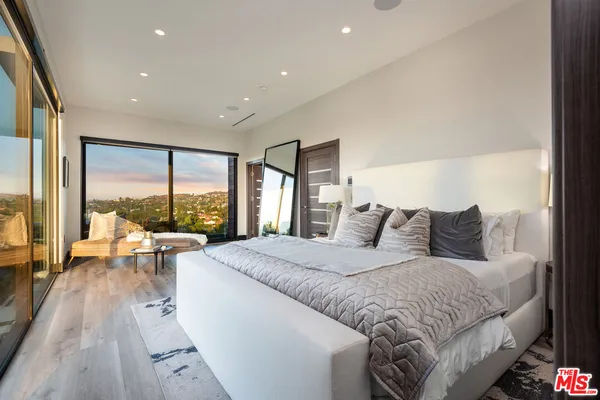 $24,950 | 4338 Gayle Drive, Tarzana, CA 91356