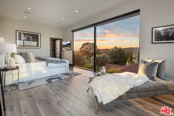 $24,950 | 4338 Gayle Drive, Tarzana, CA 91356