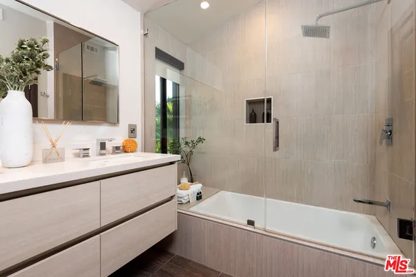 $24,950 | 4338 Gayle Drive, Tarzana, CA 91356