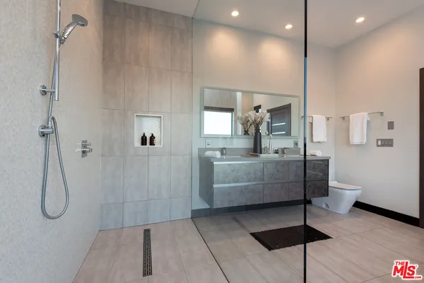 $24,950 | 4338 Gayle Drive, Tarzana, CA 91356