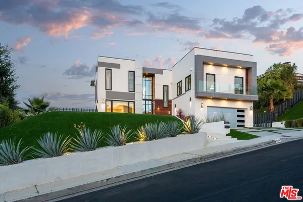 $24,950 | 4338 Gayle Drive, Tarzana, CA 91356