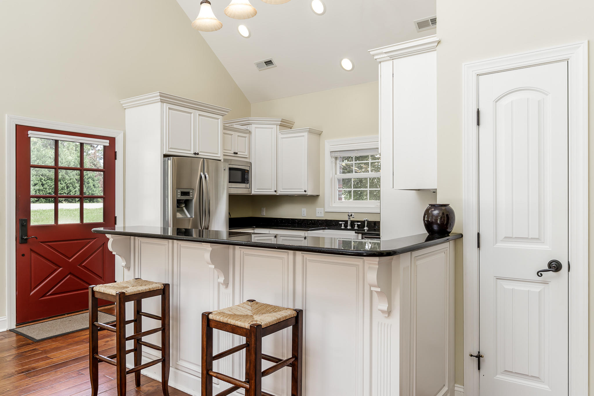 949 Sheldon Road Southern Pines, NC 28387 - Photo 15 of 40 Kitchen Breakfast Bar