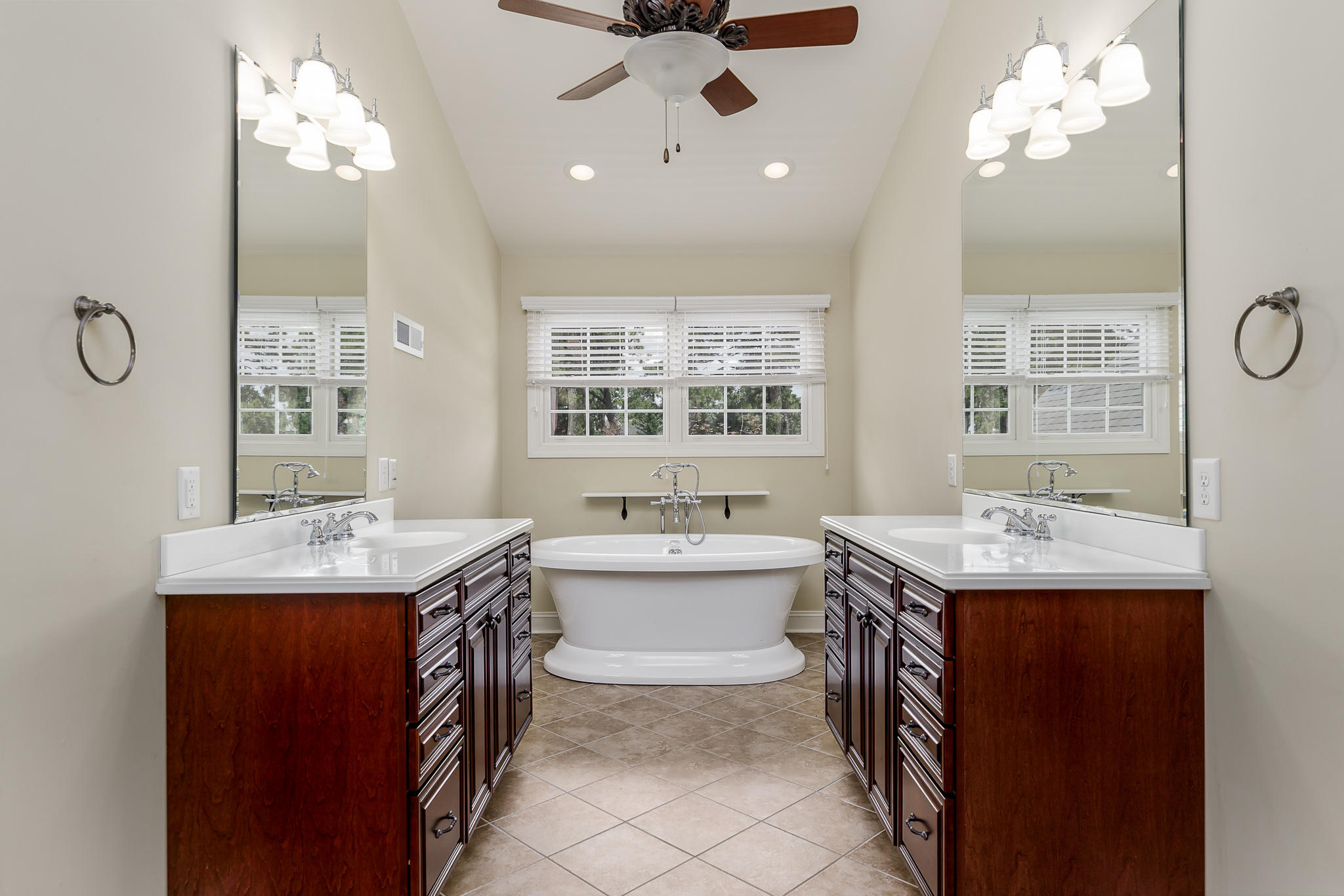 949 Sheldon Road Southern Pines, NC 28387 - Photo 17 of 40 Upstairs Bathroom