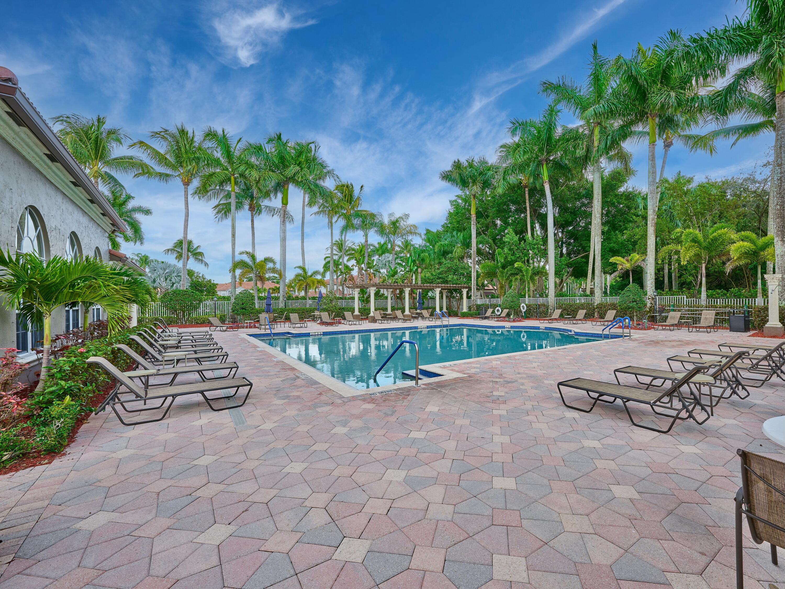 8421 Vía Serena Boca Raton, FL 33433 - Photo 44 of 46 Community Pool