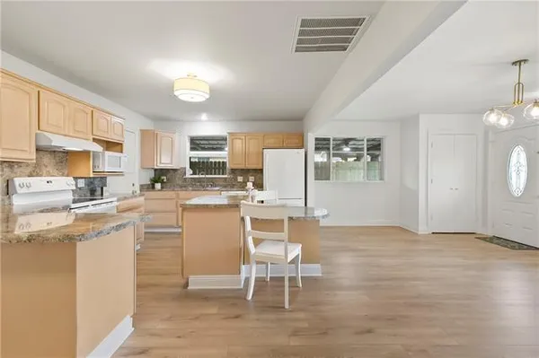 $324,900 | 1710 Schnell Drive, Arabi, LA 70032