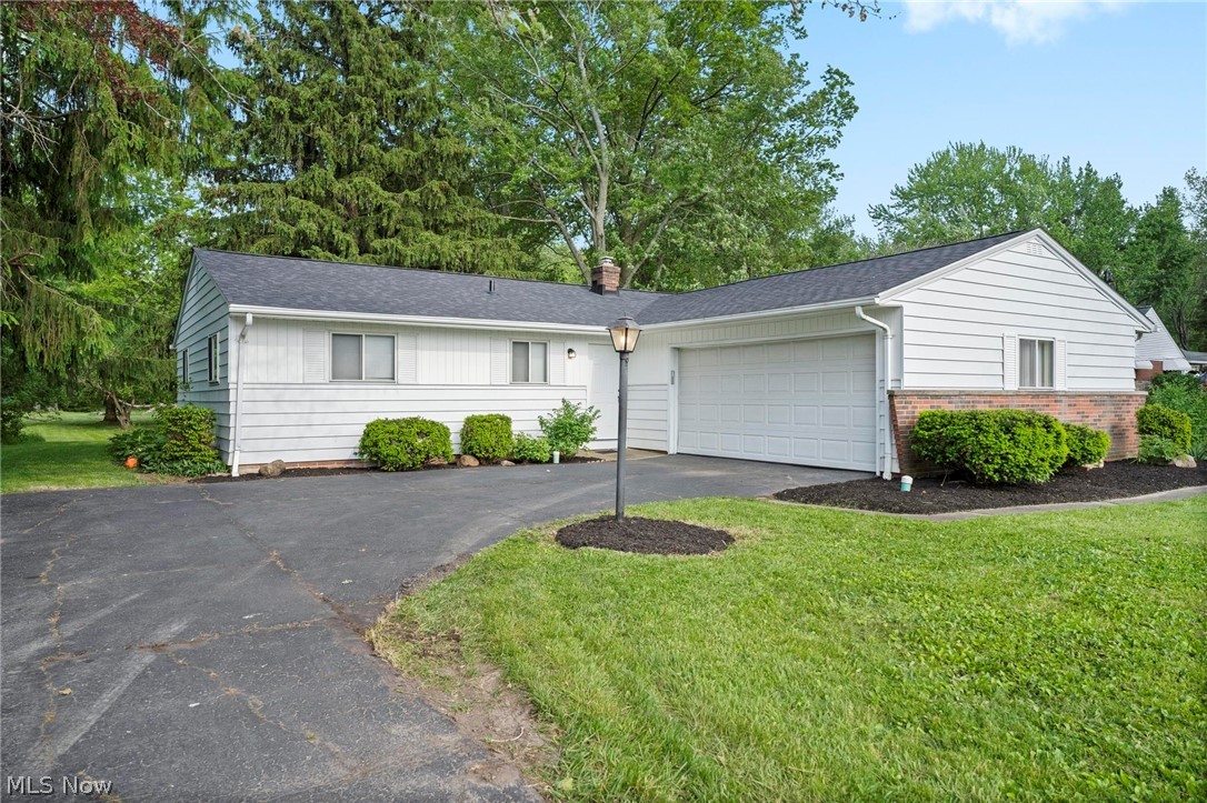 6389 Barton Road North Olmsted, OH 44070 - Photo 2 of 31