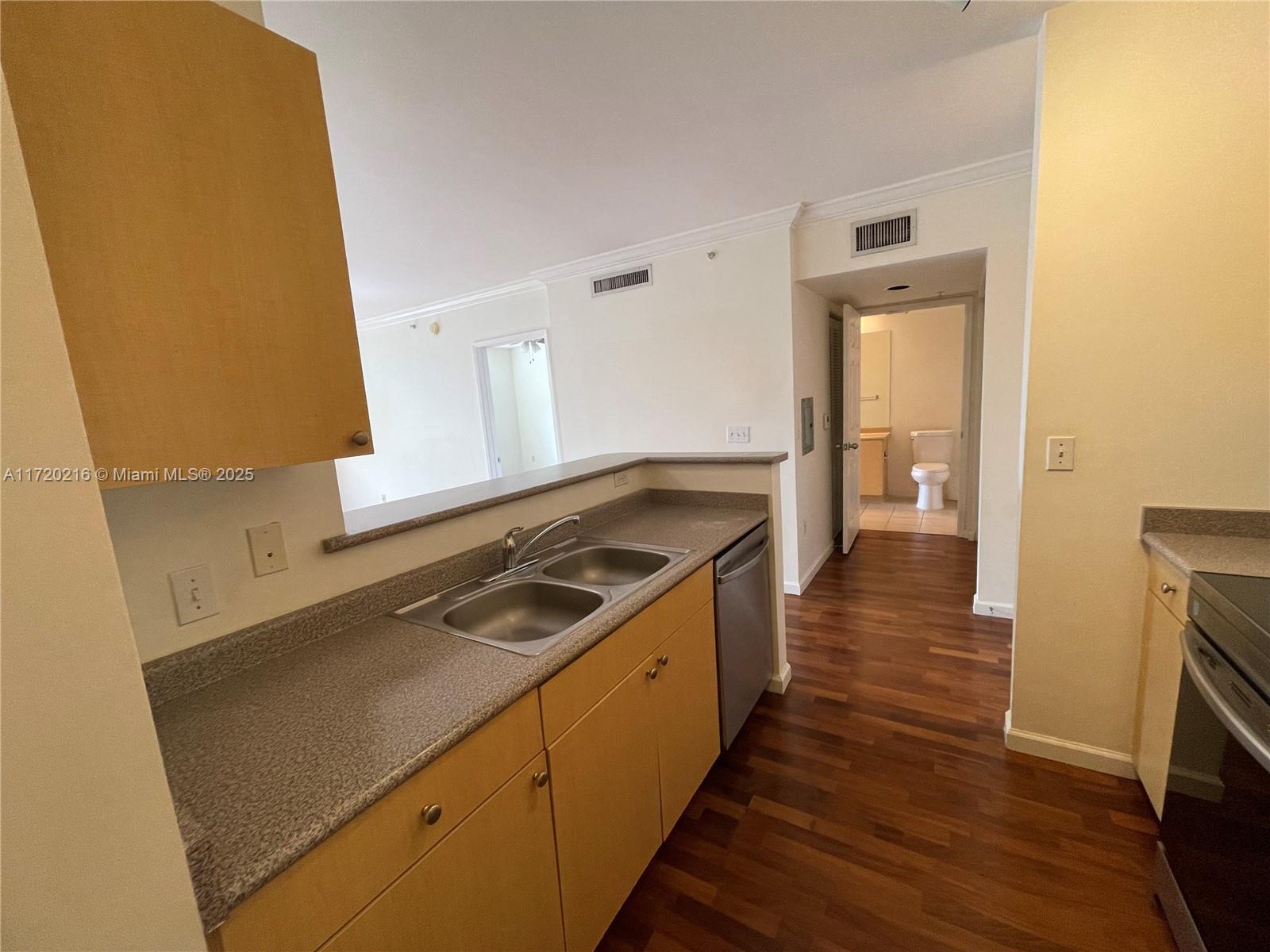 Parkside Hollywood, FL 33020 - Photo 3 of 21