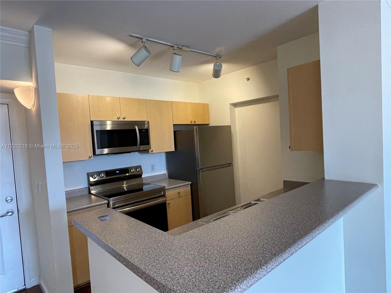 Parkside Hollywood, FL 33020 - Photo 4 of 21