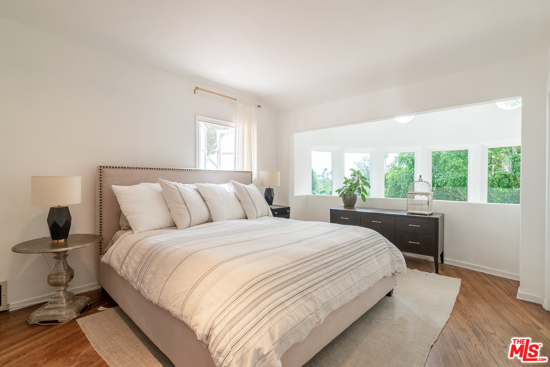 1820 Courtney Terrace Terrace Los Angeles, CA 90046 - Photo 12 of 17