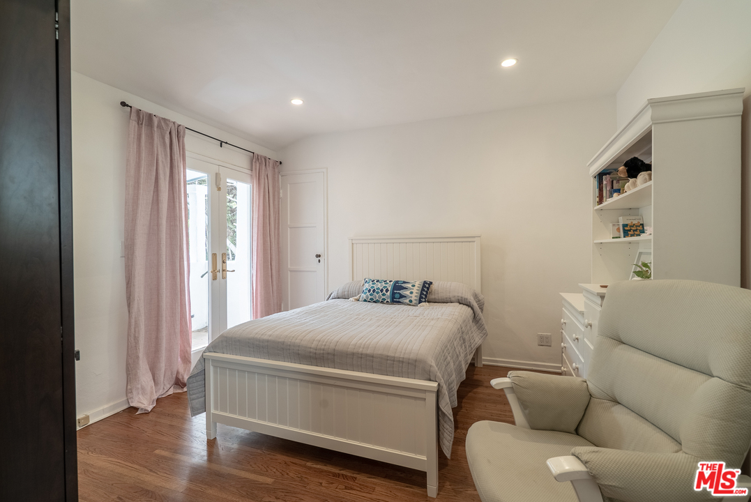 1820 Courtney Terrace Terrace Los Angeles, CA 90046 - Photo 13 of 17