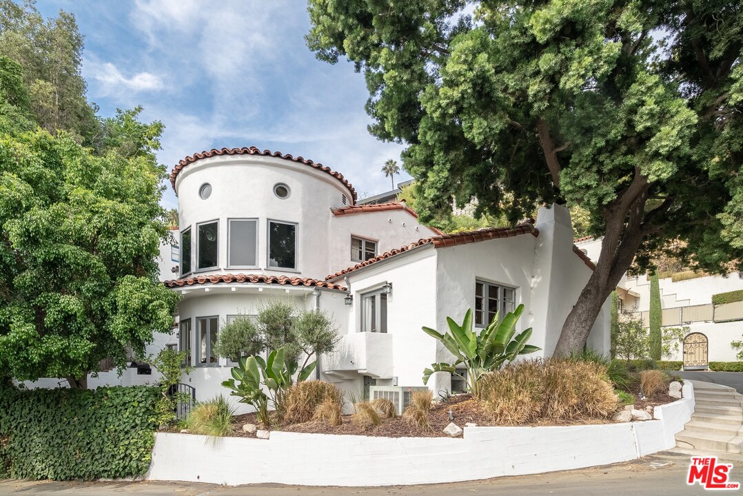 1820 Courtney Terrace Terrace Los Angeles, CA 90046 - Photo 17 of 17