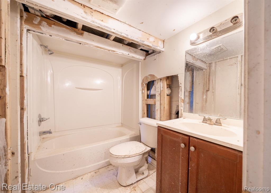 18410 Inkster Road Redford, MI 48240 - Photo 15 of 24 Gallery Image 15