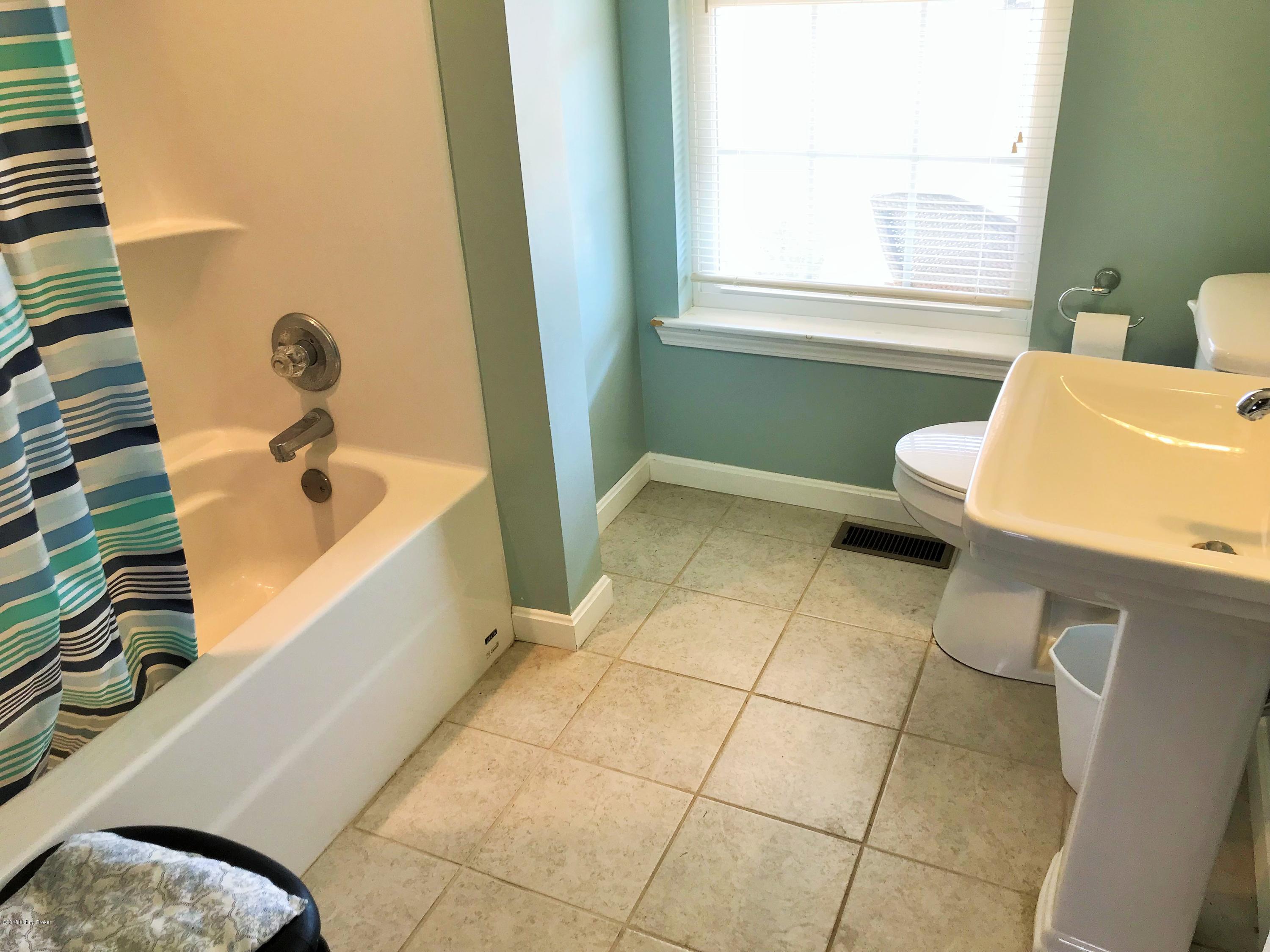 421 Culls Ridge Road Bedford, KY 40006 - Photo 15 of 28 Full Bath
