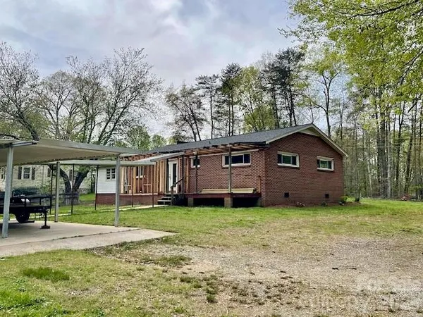a house view with a outdoor space