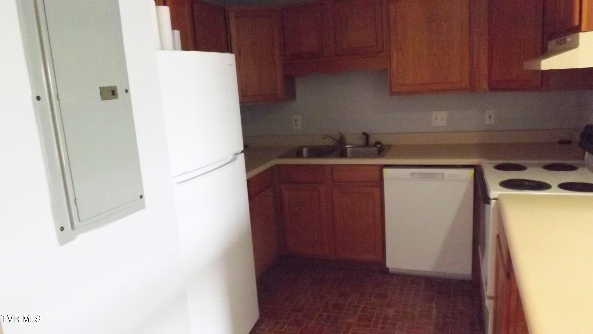 140 Harvest Road Bristol, VA 24201 - Photo 17 of 19 APT13